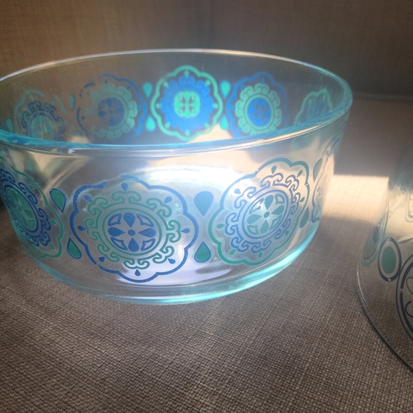 2 Pyrex glass bowls aqua blue No Bundles - Picture 4 of 8